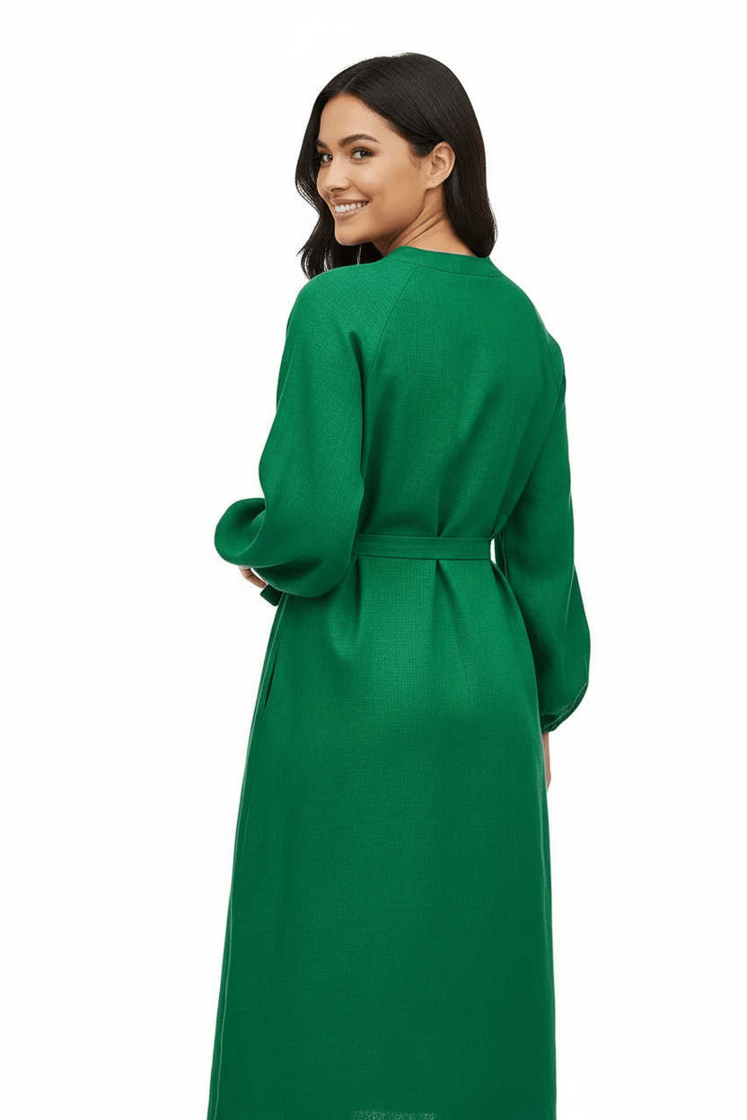 Женское изумрудное шелковое платье: вечерняя роскошь и безупречная элегантность