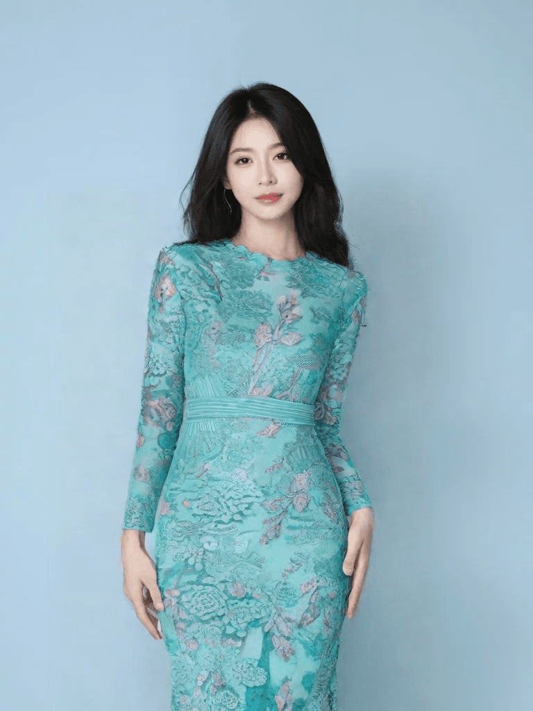 Изумрудное зеленое платье миди женское. Элегантное вечернее, повседневное. Модный А-силуэт. Идеально для праздника и офиса.